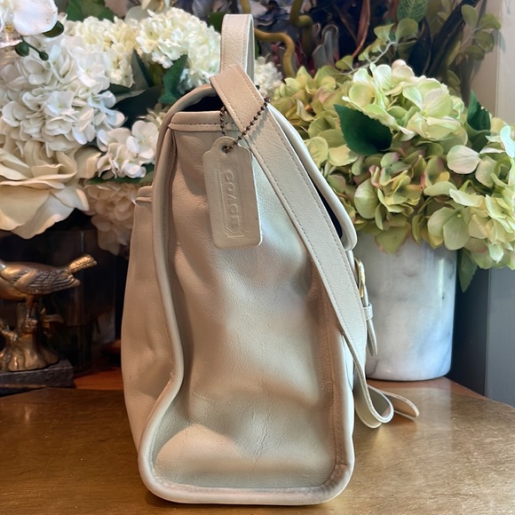 Coach Vintage Classic Legacy #4191 Soft Kelly Crossbody - Picture 5 of 16